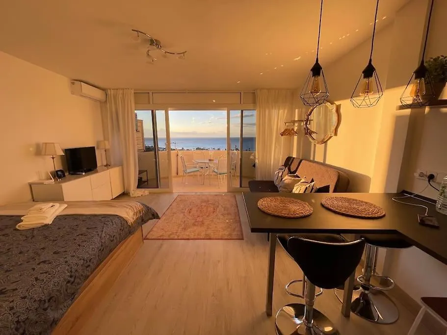 Golden Hour Beachfront Apartment Marbella 0*,
